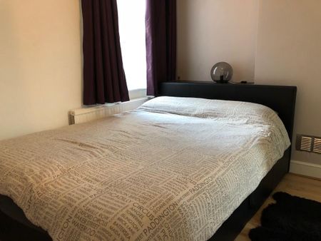 1 Bed Flat, Fortescue Road, SW19 - Photo 5