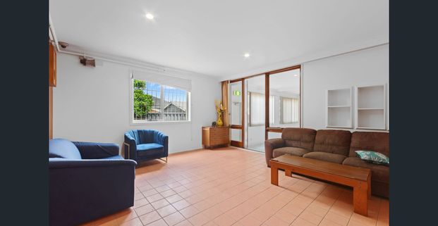 Newly Renovated Rooming House in Forest Hill - Photo 1