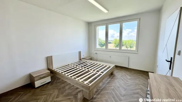 Pronájem bytu 2+1 s balkonem Veselí nad Lužnicí - Photo 1