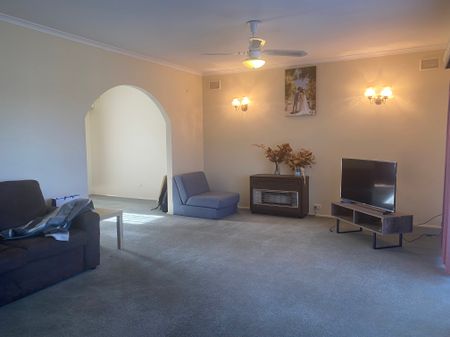 2 Prunis Court, Wodonga - Photo 4