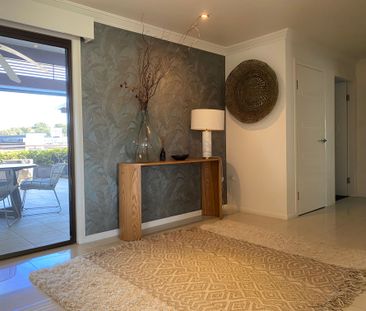 Glamourous rooftop penthouse - Photo 4