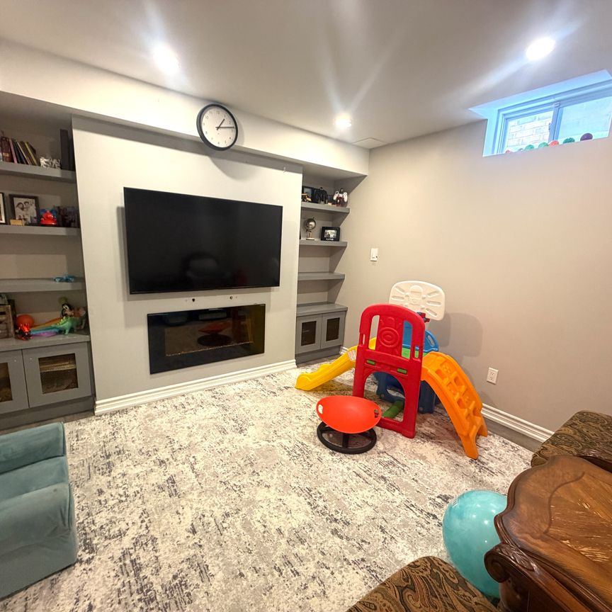 For Lease - 90 Maverick Crescent Unit# Bsmt, Vaughan, Ontario - Photo 1