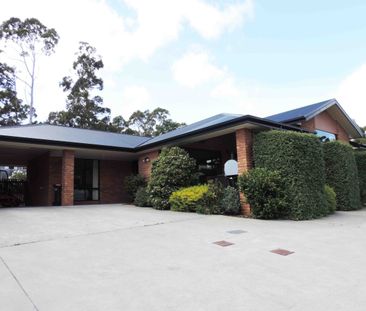 Spacious Kingston Home with Large Garage - Photo 3