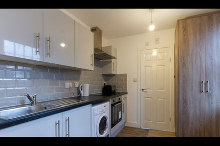 Studio Flat, Gosford Street, CV1 - Photo 2