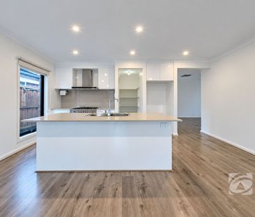 FAMILY HOME WITH SOLAR & TWO LIVING AREAS - Photo 6