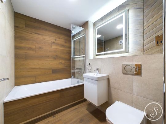 Highthorne Court, Shadwell - Photo 1