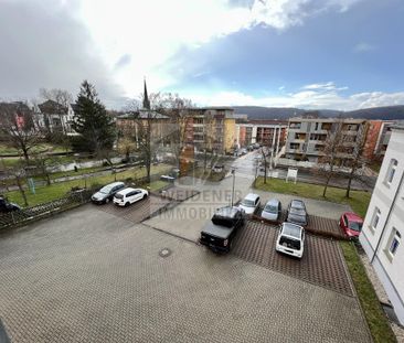 Gewerbe mit 4 Räumen, Archiv und WC! Großer Parkplatz direkt am Haus! - Photo 1