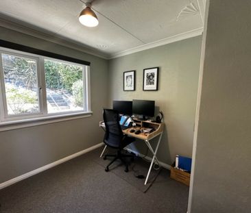 Immaculate inside and out! - Photo 4