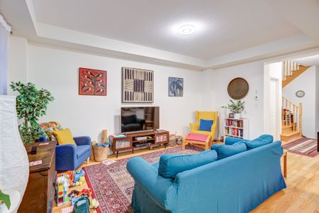 For Lease - 82 Ness Drive, Richmond Hill, Ontario - Photo 3