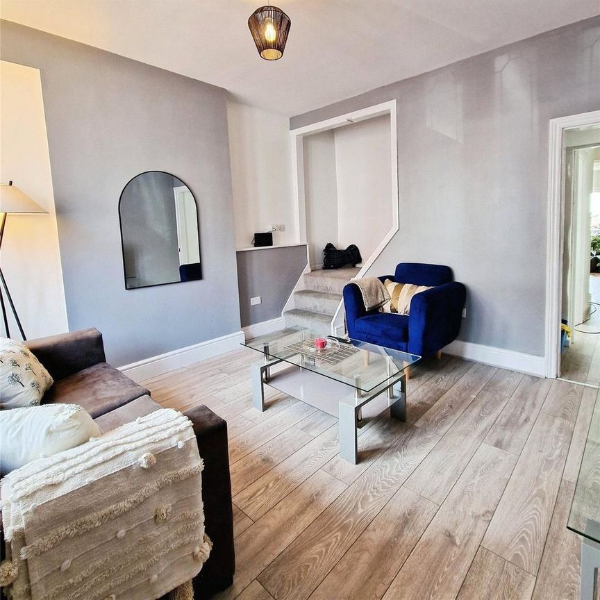 3 bedroom semi-detached house to rent - Photo 1