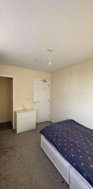 Room, St Fabians Drive, Chelmsford, CM1 - Photo 2