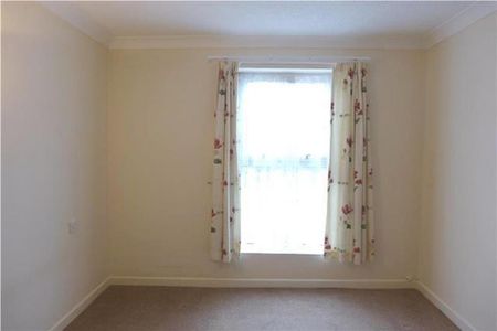 1 bedroom retirement property to rent - Photo 2