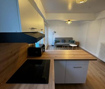 Location Appartement 1 pièce 25m² COURBEVOIE 92400 - Photo 1