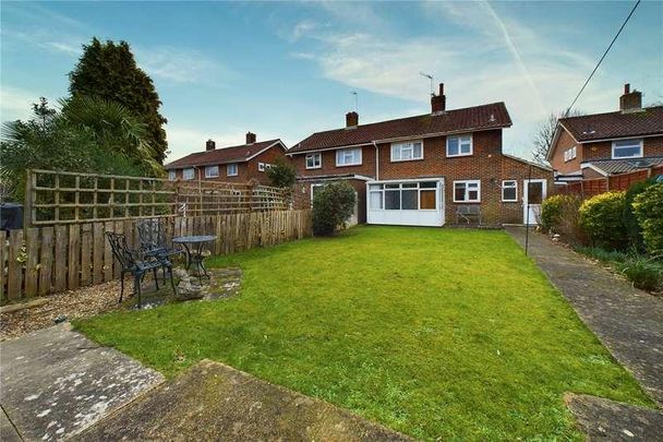 Warren Drive, Ifield, Crawley, West Sussex, RH11 - Photo 1