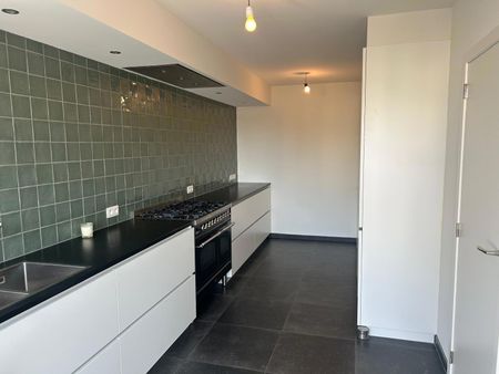 Gerenoveerd 3 slaapkamer appartement - foto 5