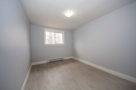 For Lease - 24A Springbrook Drive, Peterborough, Ontario - Photo 5