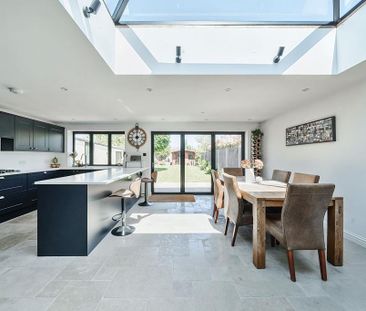 3 bedroom semi-detached bungalow to rent - Photo 6