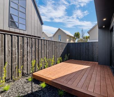 Modern Comfort Meets Easy Living in Riccarton - Photo 2