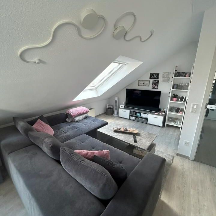 Tausche 2-Zimmer gg. 3-Zimmer mit Balkon & Stellplatz - Photo 1