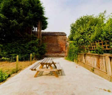 4 Bedroom House - Photo 3