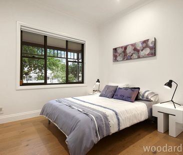 Stunning Corner Villa - Photo 5