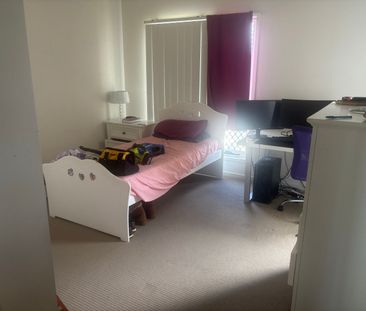 Springfield Lakes - Photo 3