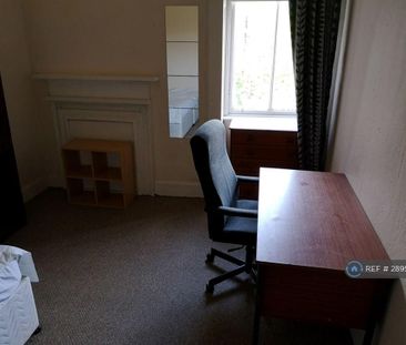 4 bedroom flat to rent - Photo 6