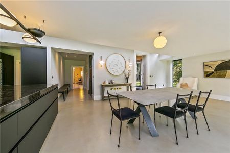 5 bedroom detached house to rent - Photo 4