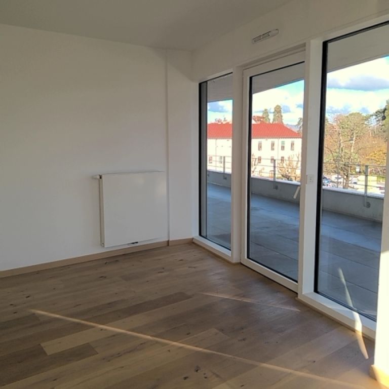 Location Appartement 5 pièces 127m² ANNECY 74000 - Photo 1