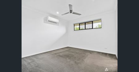 Family Living with all the EXTRAS! - Photo 3