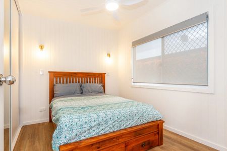 Private, Partially Furnished Granny Flat - Lawn Maintenance Included! - Photo 2
