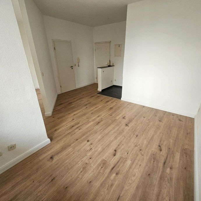 Renoviertes Apartment nahe der Uniklinik inkl. 1,5 Zimmern + Bad mit Dusche + offener Küchenbereich - Photo 1