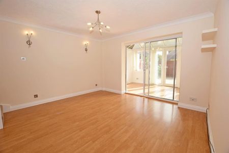 2 bedroom semi-detached house to rent - Photo 3