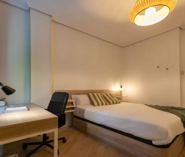 Double bed in Room in a shared 7-bedroom apartment for rent in Arra... - Photo 6