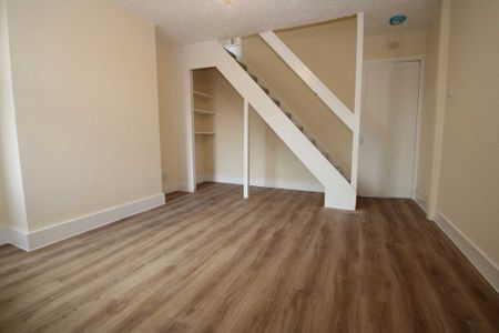 2 bed Terraced House for rent - Photo 4