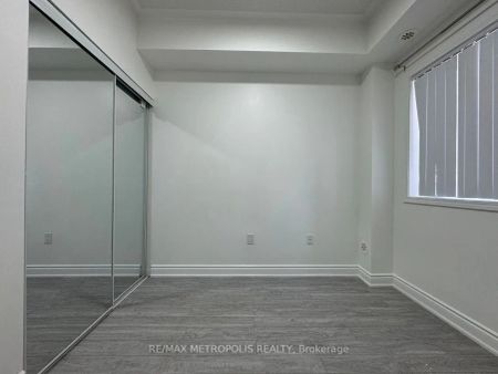 Condo Townhouse For Lease | W9054994 - Photo 3