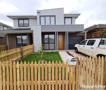 Modern Townhouse with central location - Photo 3