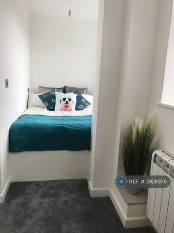 3 bedroom flat to rent - Photo 2