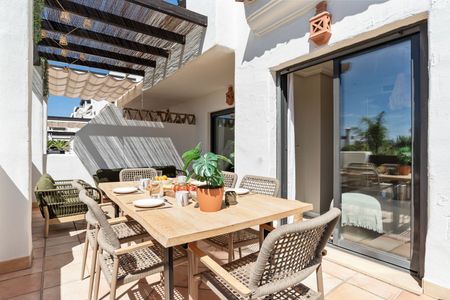 Middle Floor Apartment in Estepona - Photo 4