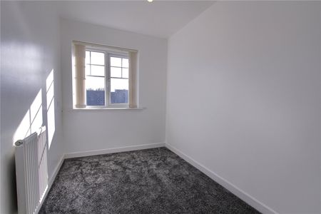 3 bed detached house to rent in Diamond Road, Thornaby, TS17 - Photo 3