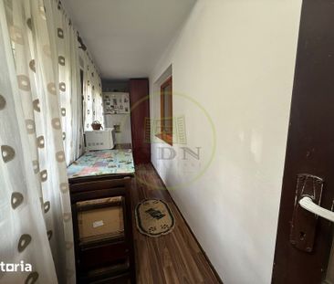 Apartament 2 camere, semidecomandat, 64 mp, zona Liceul Pedagogic - Photo 2