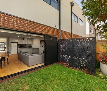 Discover Serenity: 13 Landsby Drive, Avondale Heights Awaits! - Photo 6