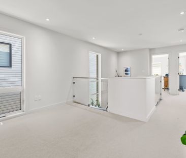 For Lease - 978 Acoustic Way, Blossom Park - Airport and Area, Ontario - Photo 2