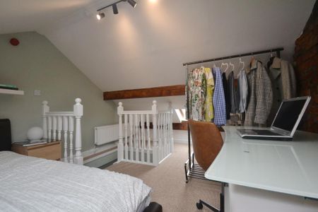 4 bedroom terraced house to rent - Photo 2