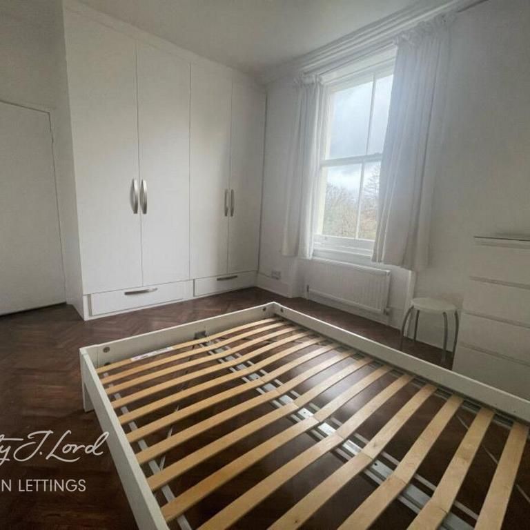 1 bedroom in a flat share to rent - Photo 1