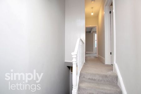 2 Bed property for rent - Photo 3
