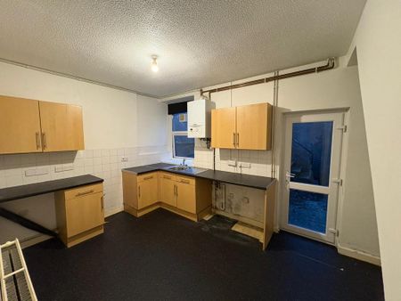 2 bedroom terraced house to rent - Photo 4