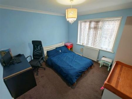 3 bedroom terraced house to rent - Photo 3