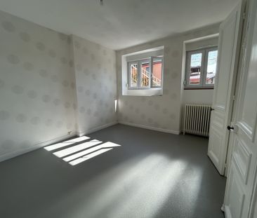 Location Appartement 3 pièces 70m² LE CREUSOT 71200 - Photo 2