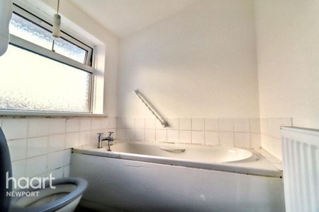 3 bedroom terraced house to rent - Photo 3